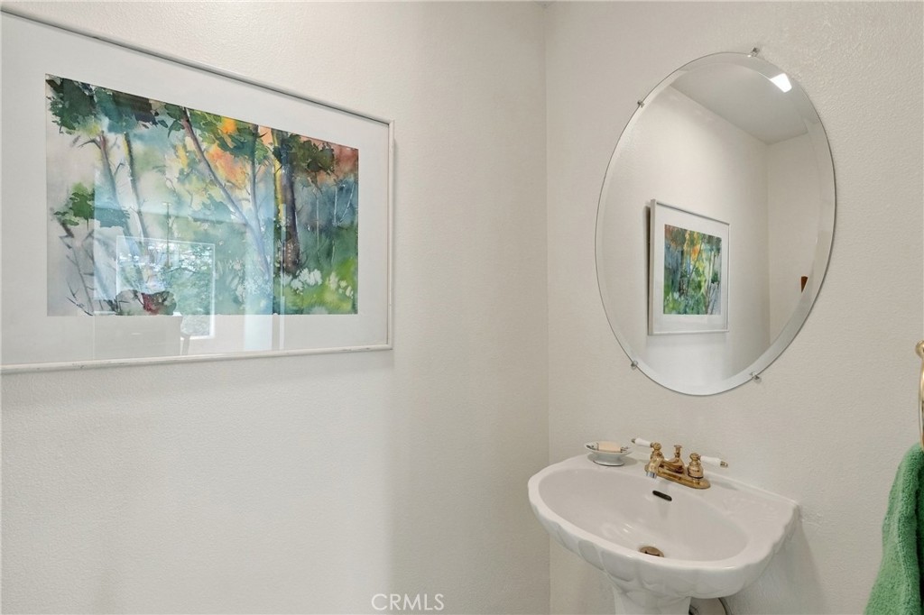 2050 Pierce Ave, Cambria, CA 93428