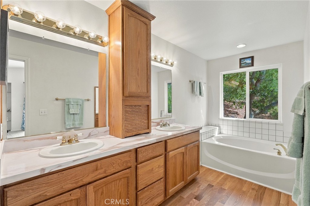 2050 Pierce Ave, Cambria, CA 93428