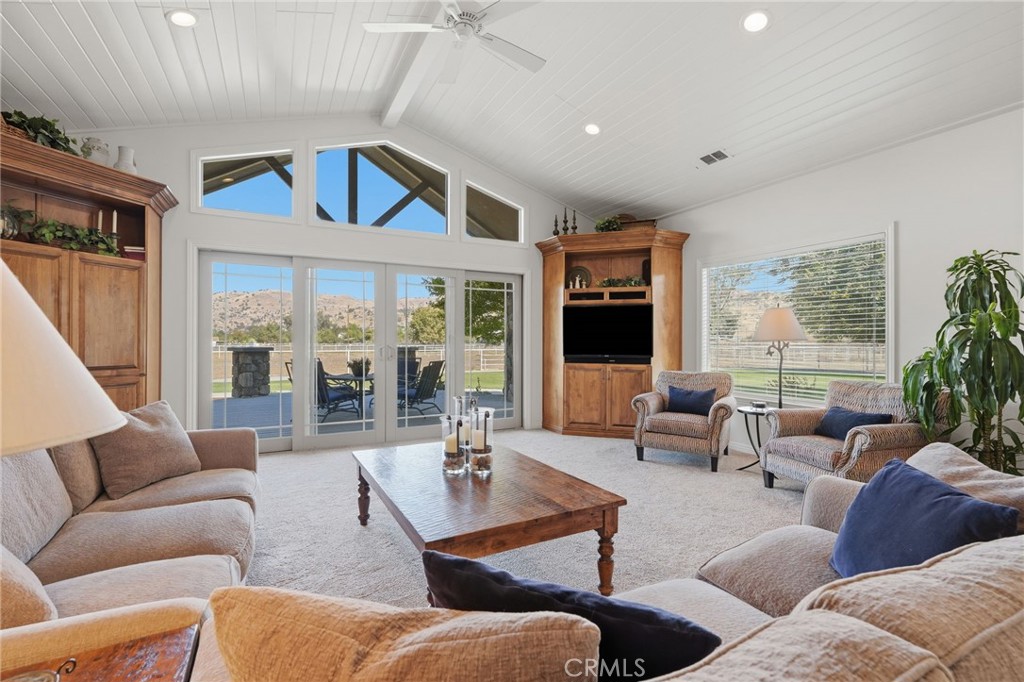 31255 Palm Dr, Exeter, CA 93221