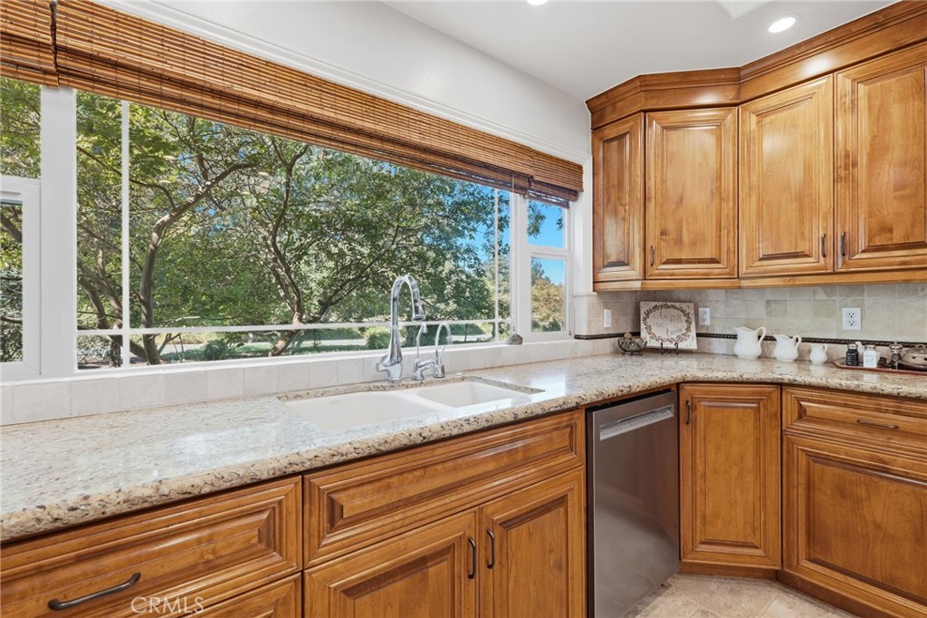 31255 Palm Dr, Exeter, CA 93221