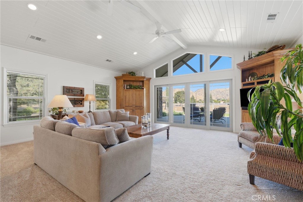 31255 Palm Dr, Exeter, CA 93221