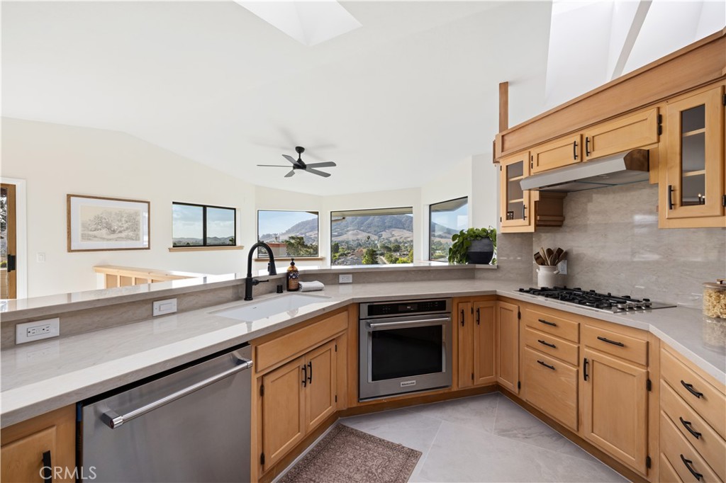 957 Skyline Dr, San Luis Obispo, CA 93405