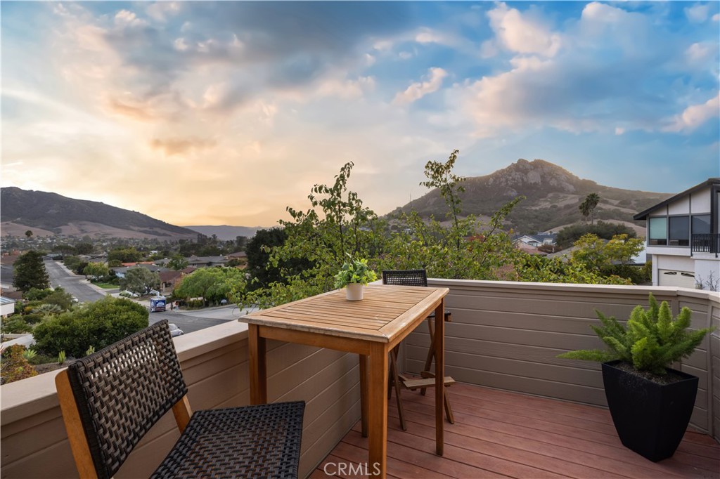 957 Skyline Dr, San Luis Obispo, CA 93405