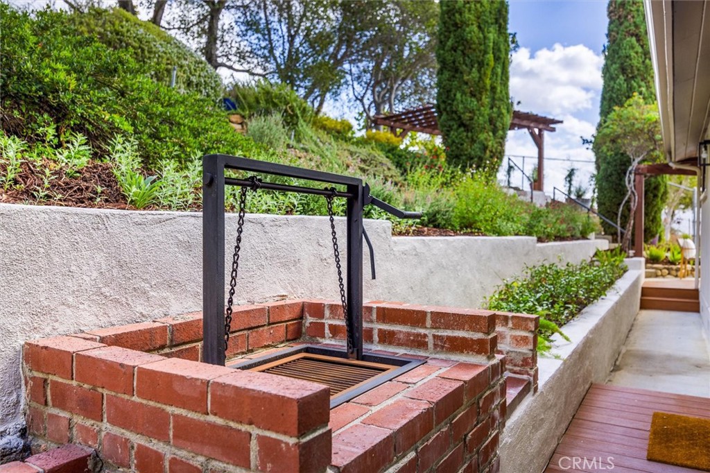 957 Skyline Dr, San Luis Obispo, CA 93405