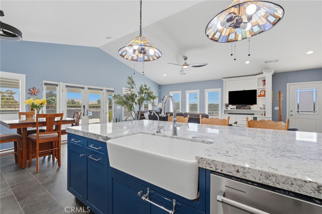 1644 W Marinette Ave, Exeter, CA 93221