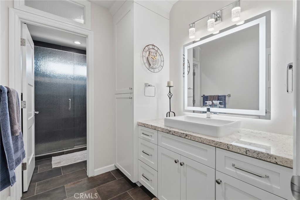 1644 W Marinette Ave, Exeter, CA 93221