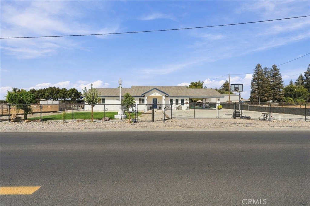 1644 W Marinette Ave, Exeter, CA 93221