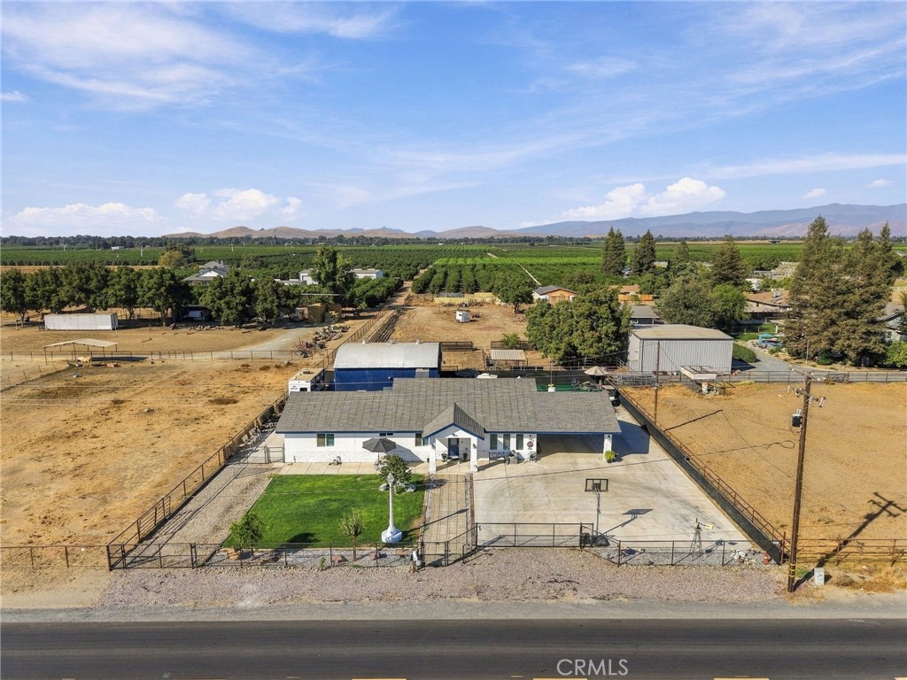 1644 W Marinette Ave, Exeter, CA 93221