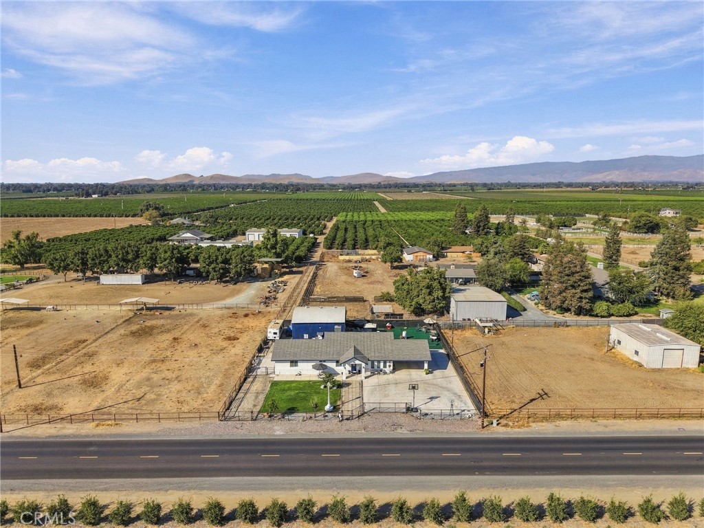 1644 W Marinette Ave, Exeter, CA 93221