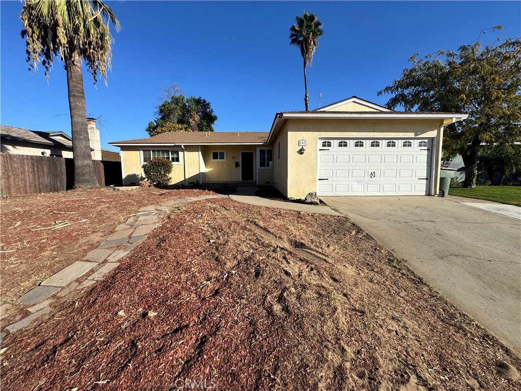 107 W Richert, Clovis, CA 93612