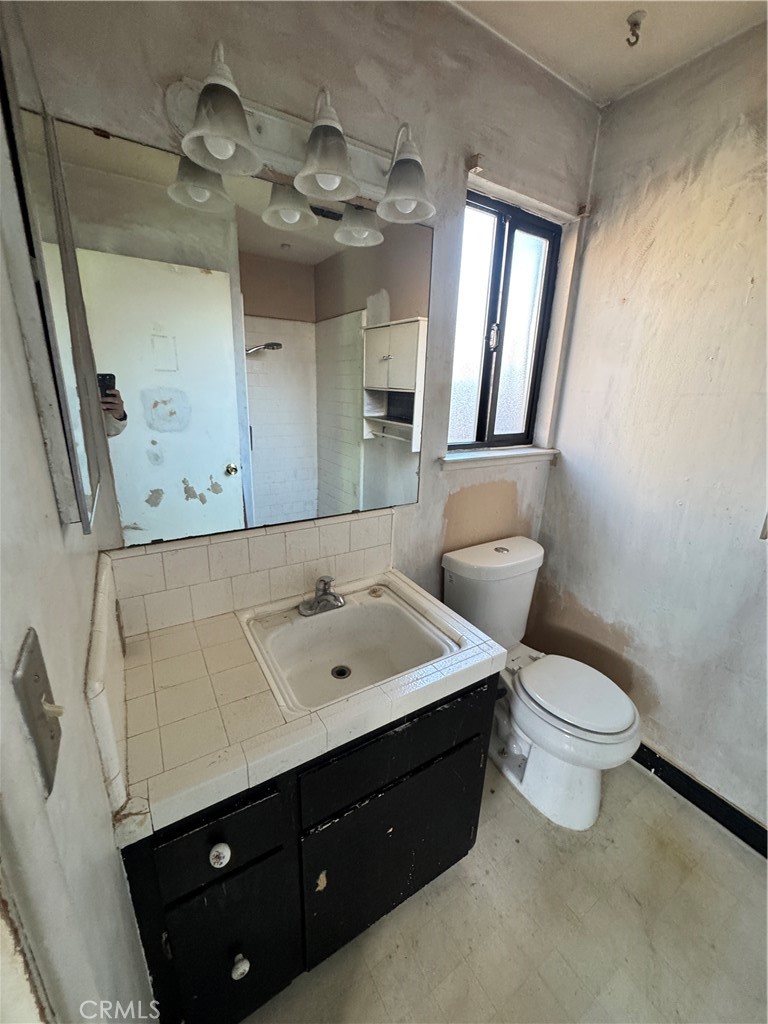 107 W Richert, Clovis, CA 93612