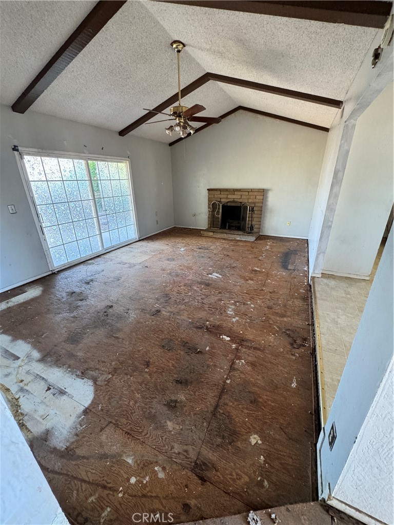 107 W Richert, Clovis, CA 93612