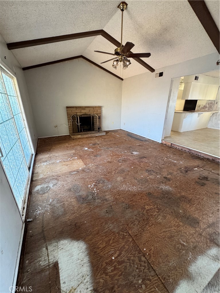 107 W Richert, Clovis, CA 93612