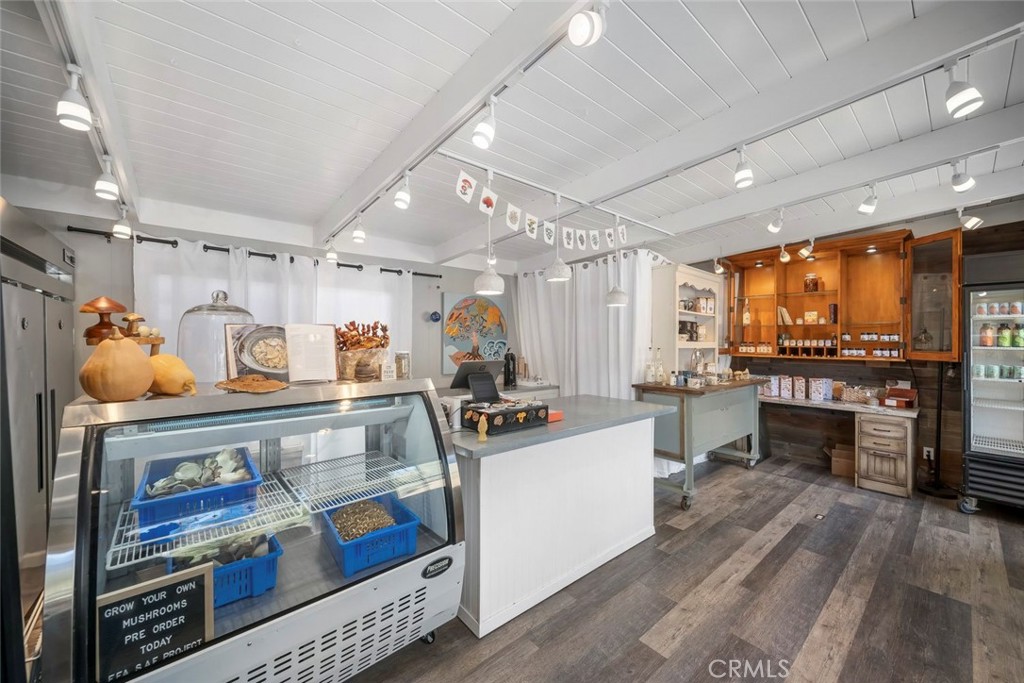 704 Main, Cambria, CA 93428