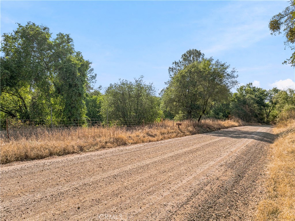 8321 Hunters Valley Rd, Mariposa, CA 95338