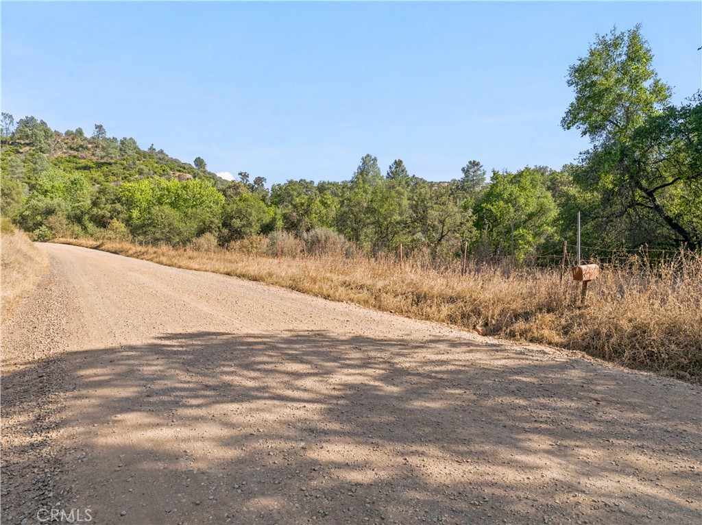 8321 Hunters Valley Rd, Mariposa, CA 95338