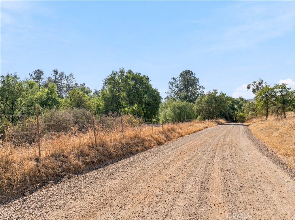 8321 Hunters Valley Rd, Mariposa, CA 95338