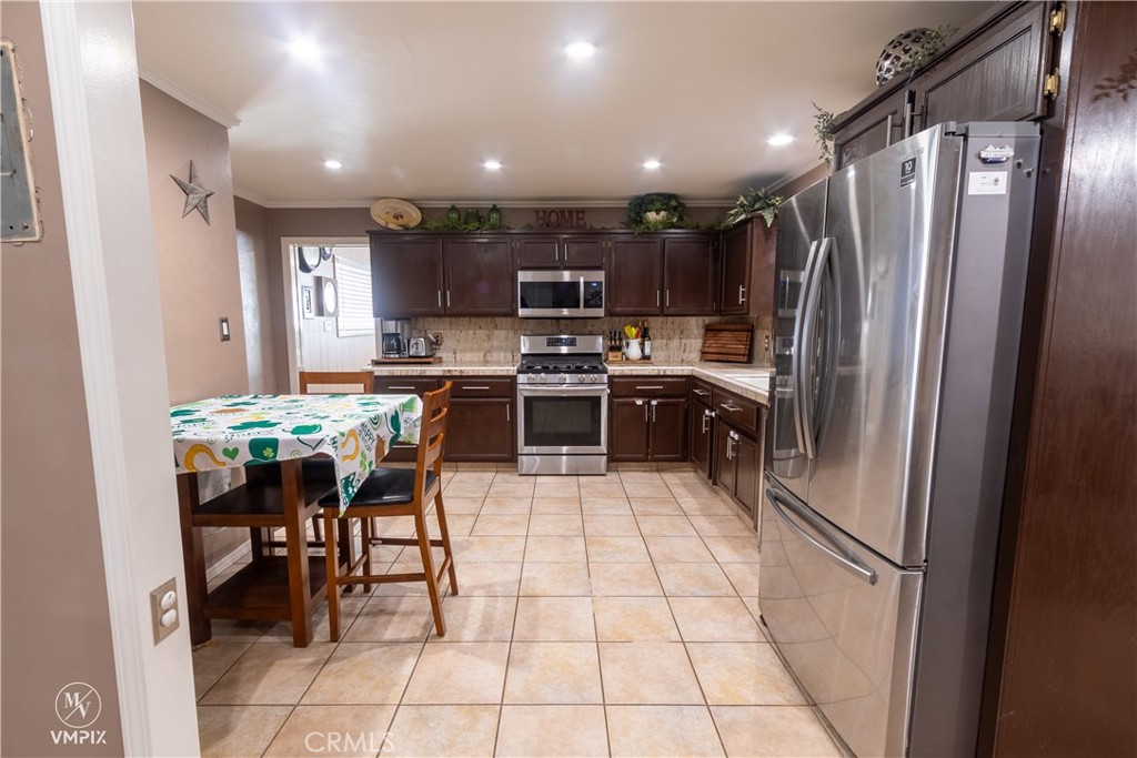 11697 Melcher Rd, Mcfarland, CA 93250