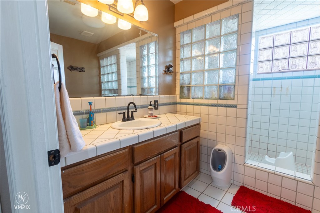 11697 Melcher Rd, Mcfarland, CA 93250