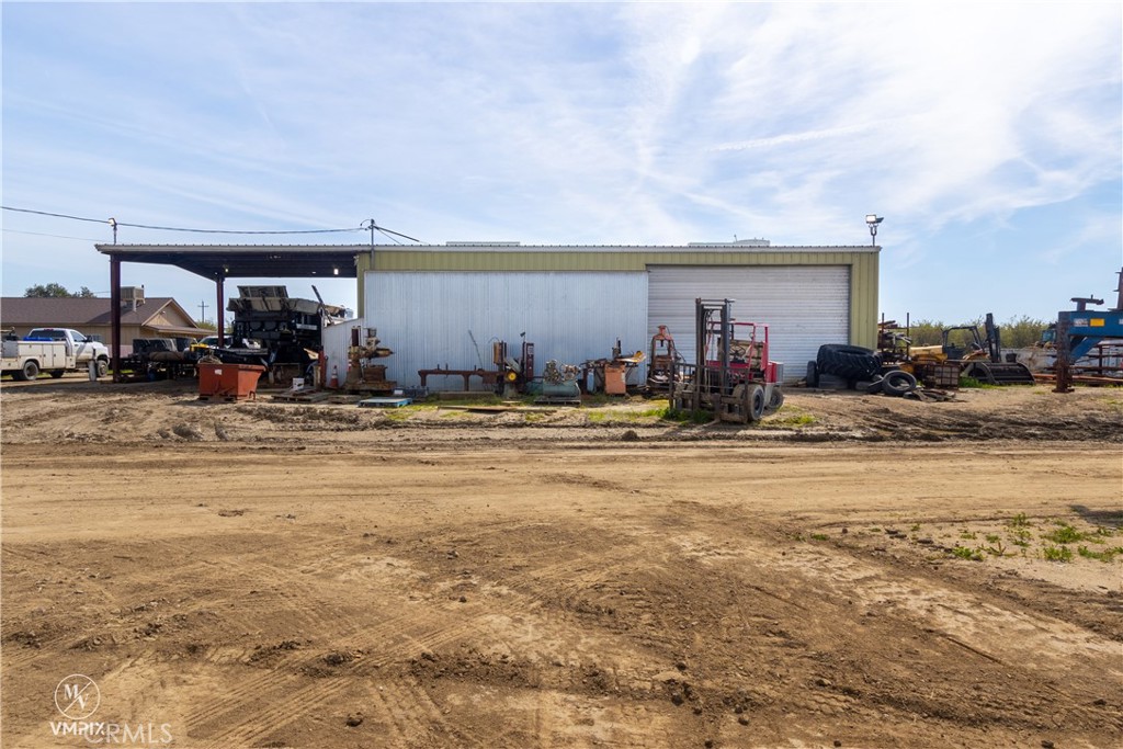 11697 Melcher Rd, Mcfarland, CA 93250