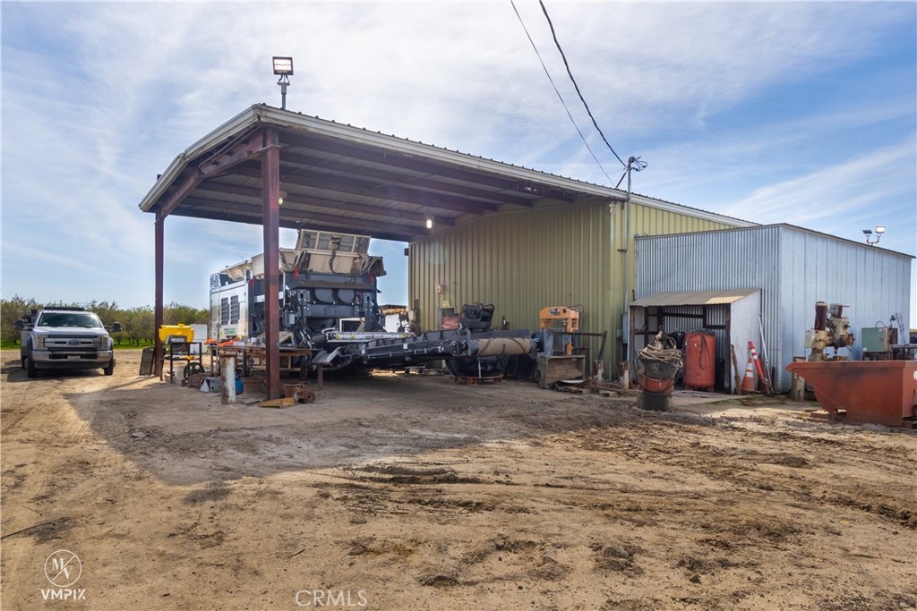 11697 Melcher Rd, Mcfarland, CA 93250