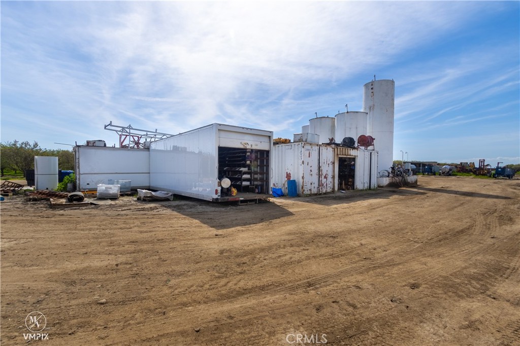 11697 Melcher Rd, Mcfarland, CA 93250