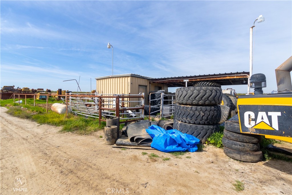 11697 Melcher Rd, Mcfarland, CA 93250