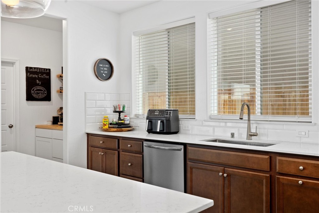 3310 Spruce Park Way, Shafter, CA 93263