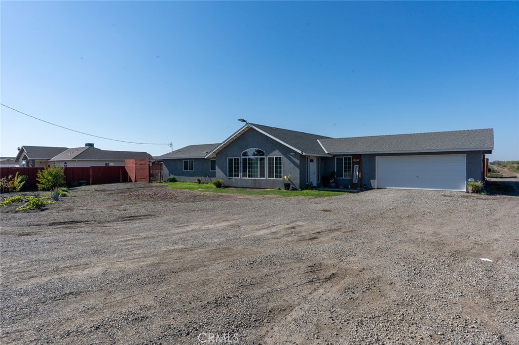 17225 Custer, Dos Palos, CA 93620