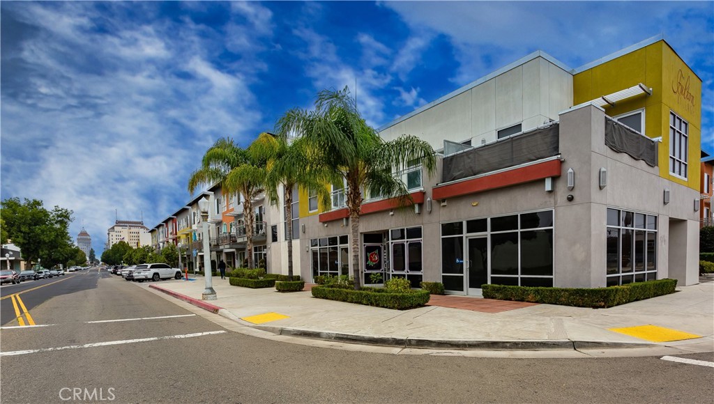 1759 Fulton, Fresno, CA 93721