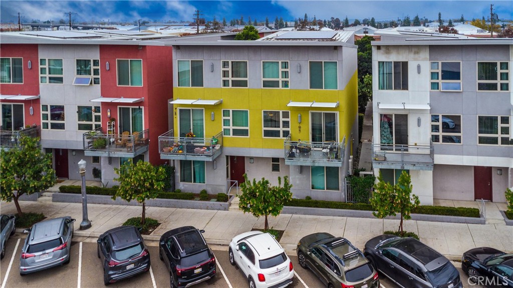 1759 Fulton, Fresno, CA 93721