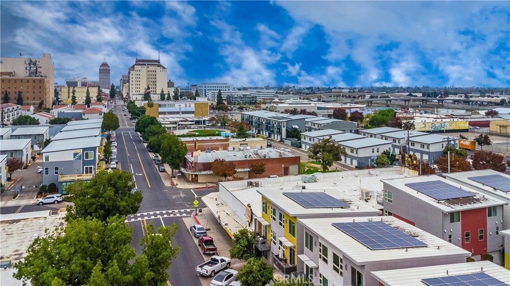 1759 Fulton, Fresno, CA 93721