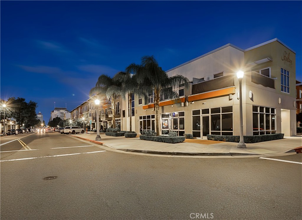 1759 Fulton, Fresno, CA 93721