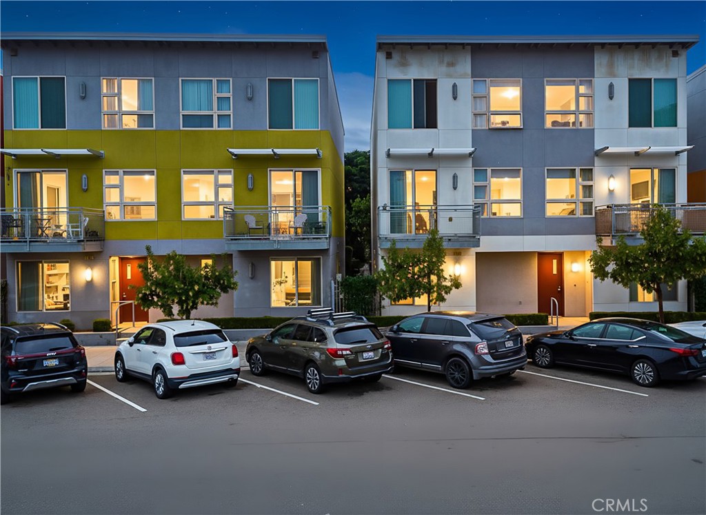 1759 Fulton, Fresno, CA 93721