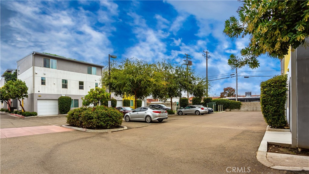 1759 Fulton, Fresno, CA 93721