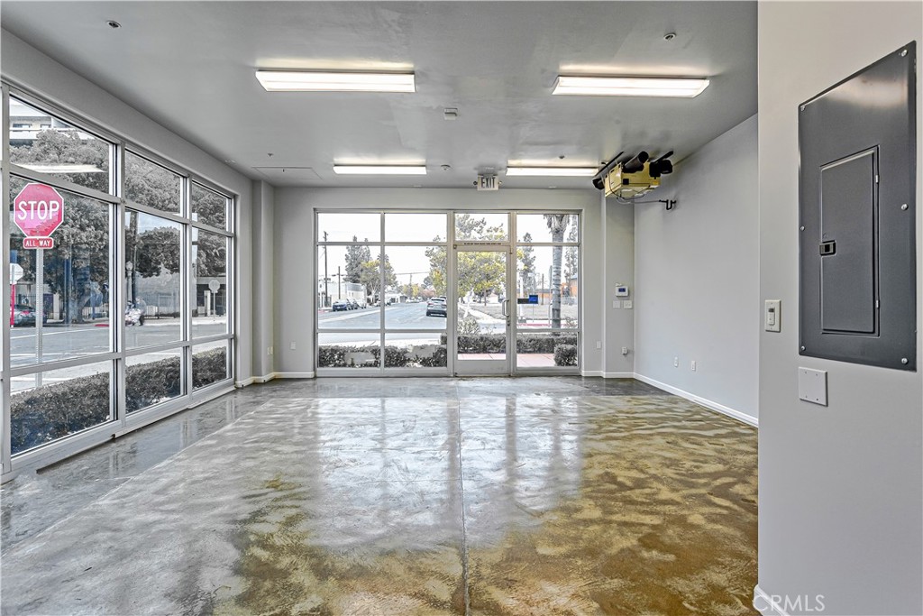 1759 Fulton, Fresno, CA 93721