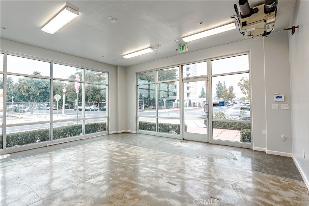 1759 Fulton, Fresno, CA 93721