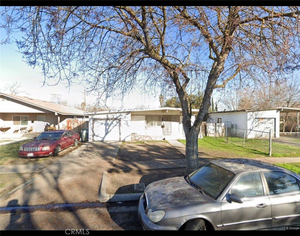 126 W. Strother Ave, Fresno, CA 93706
