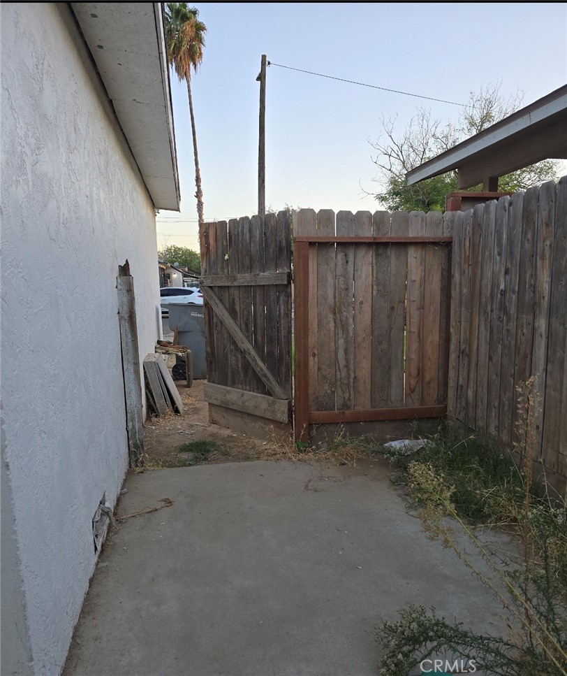 126 W. Strother Ave, Fresno, CA 93706