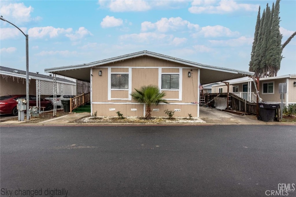 975 N H #41, Tulare, CA 93274