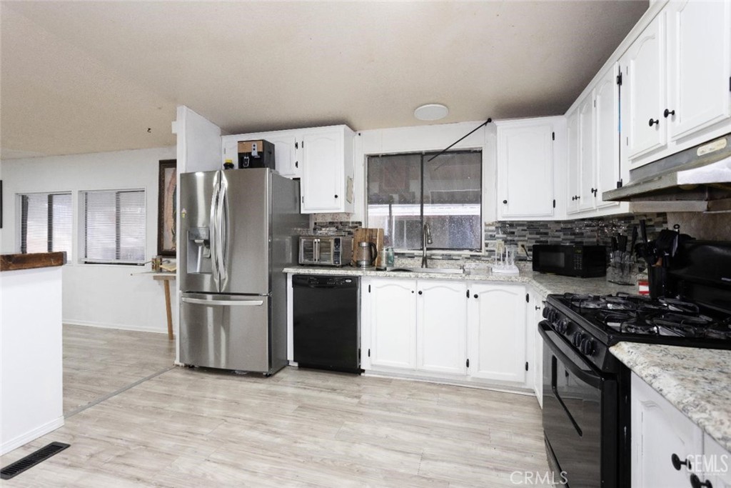 975 N H #41, Tulare, CA 93274