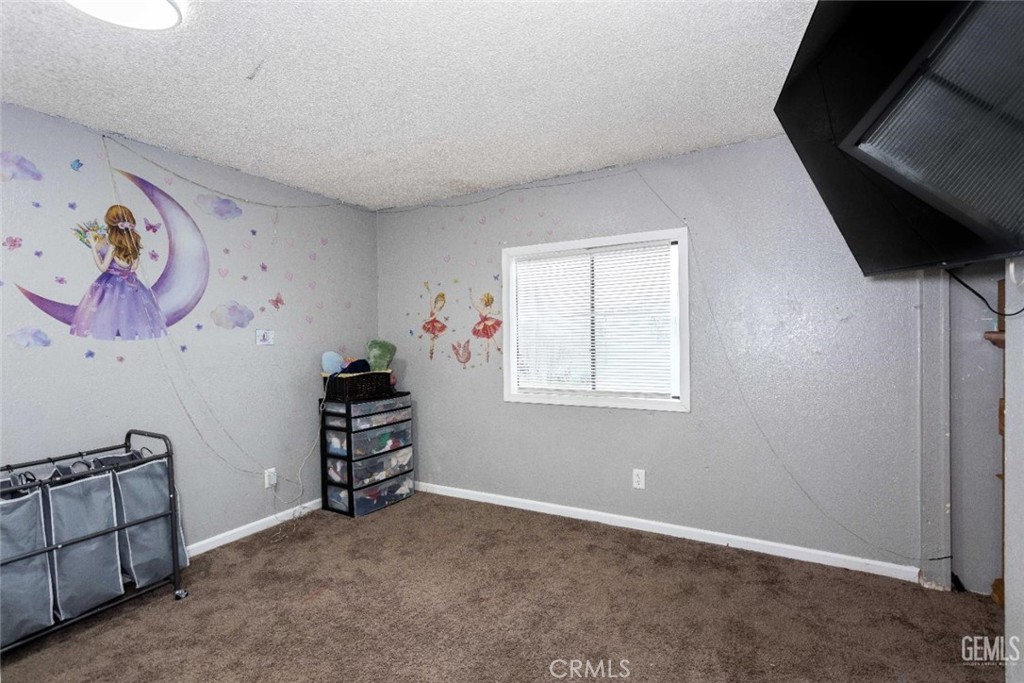 975 N H #41, Tulare, CA 93274
