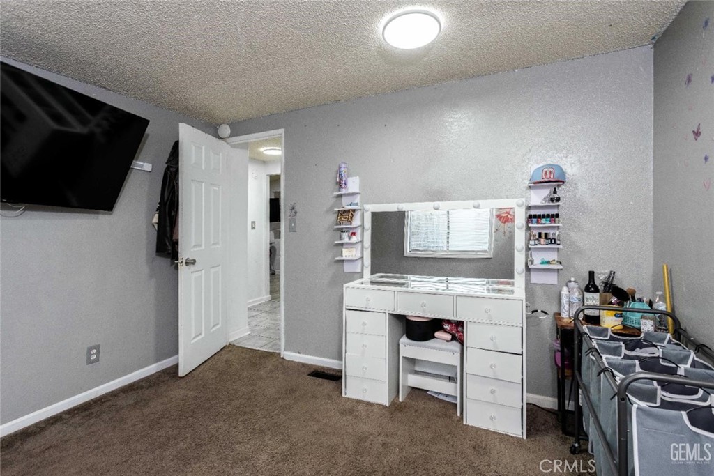 975 N H #41, Tulare, CA 93274