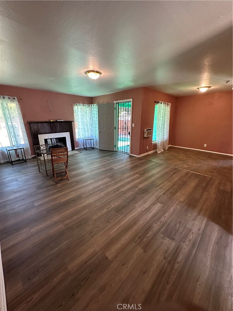 4702 N Fruit Ave, Fresno, CA 93705