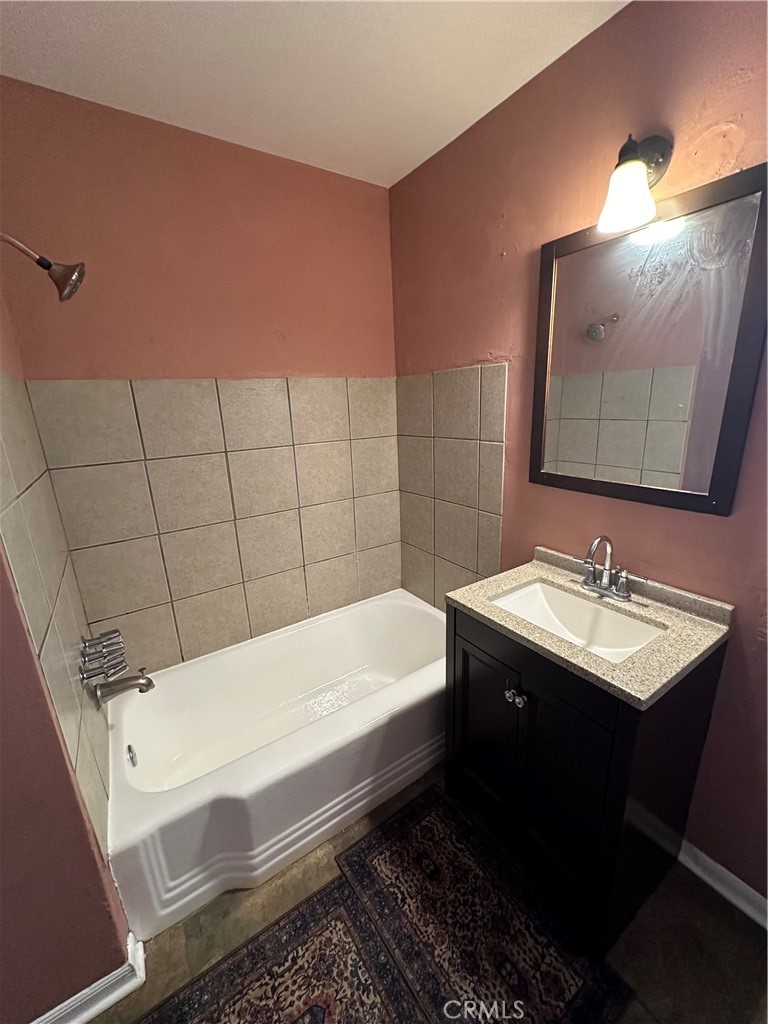 4702 N Fruit Ave, Fresno, CA 93705