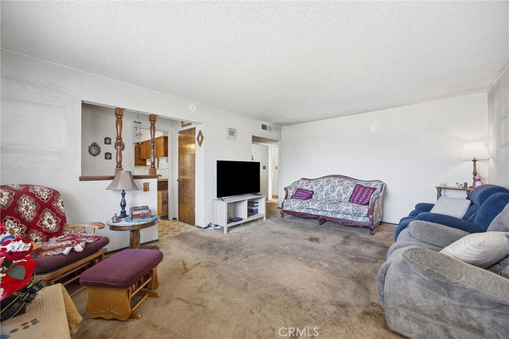 334 N Argyle St, Porterville, CA 93257