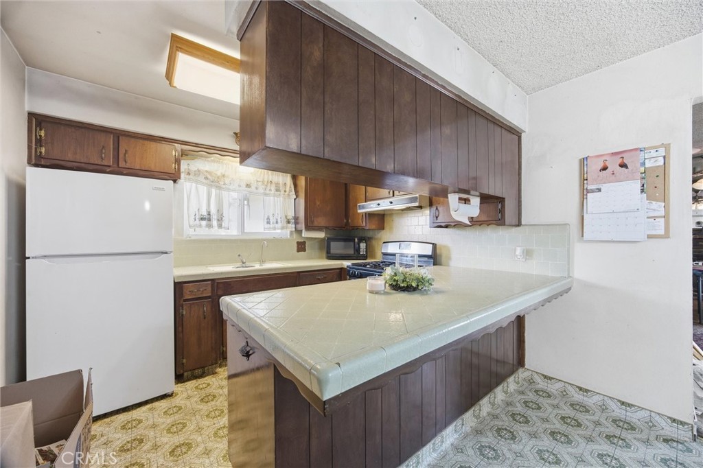 334 N Argyle St, Porterville, CA 93257