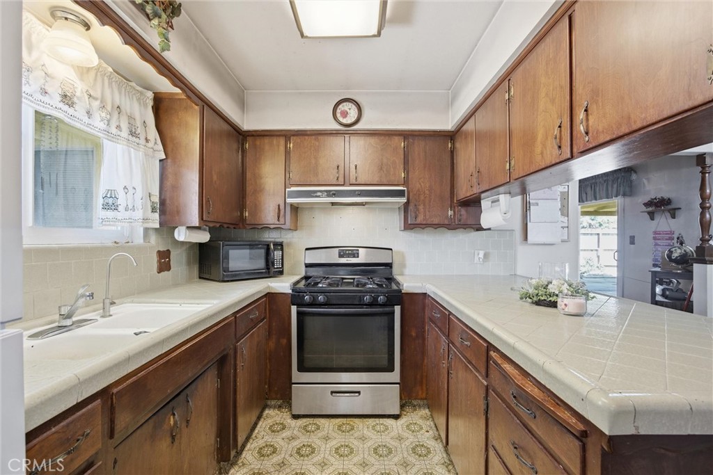 334 N Argyle St, Porterville, CA 93257