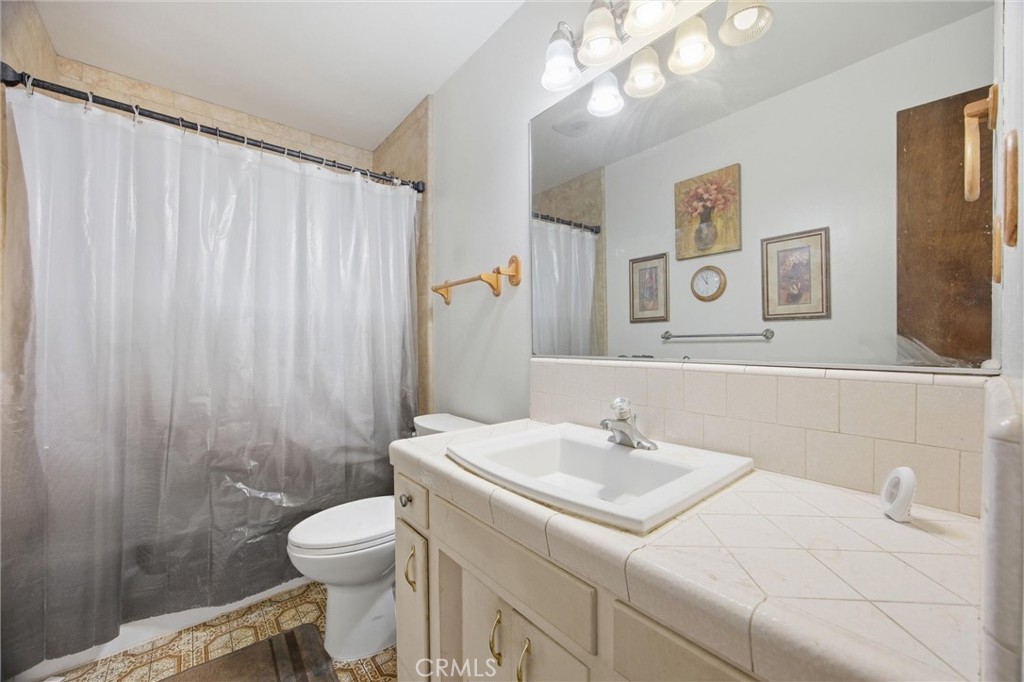 334 N Argyle St, Porterville, CA 93257