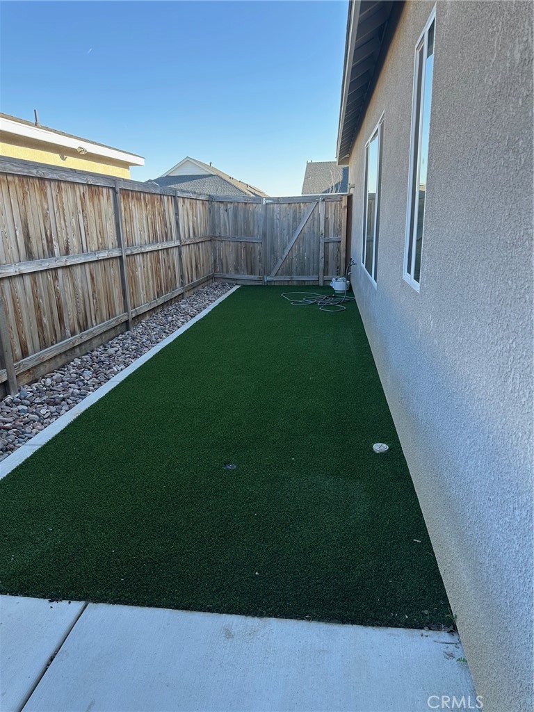 9610 Greenwood Glen, Shafter, CA 93263